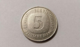 НДР, ФРН ГДР, ФРГ ^/--/^ Германия 5  марок 1977 год J. Нечастая.  (евр-1-8). В коллекцию... Еще 100 лотов! ^_^^^ Німеччина 5 марок 1977 J. Нечаста. (евр-1-8). У колекцію... Ще 100 лотів! - фото фото фото
