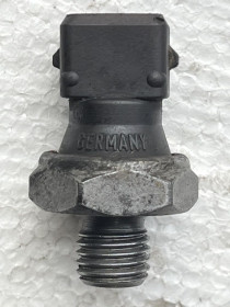 Датчики Датчики ^/--/^ Датчик давления масла BMW X /--/ 5 E /--/ 53 X /--/ 5 E /--/ 70 F /--/ 15 X /--/ 6 E /--/ 71 E /--/ 72 Z /--/ 3 E /--/ 36 Z /--/ 4 E /--/ 85 E /--/ 86 12617620512 12612367061 ^_^^^ Датчик тиску масла BMW X /--/ 5 E /--/ 53 X /--/ 5 E /--/ 70 F /--/ 15 X /--/ 6 E /--/ 71 E /--/ 72 Z /--/ 3 E /--/ 36 Z /--/ 4 E /--/ 85 E /--/ 86 12617620512 12612367061 - фото фото фото