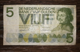 Бенілюкс Бенилюкс ^/--/^ NETHERLANDS Нідерланди 5 гульденів 26 квітня 1966 сірий папір, 1-й випуск. №! 000... ^_^^^ NETHERLANDS Нидерланды 5 гульденов 26 апреля 1966 серая бумага, 1-й выпуск. No! 000... - фото фото фото