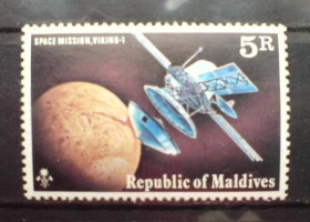 Освоєння космосу Освоение космоса ^/--/^ Maldives  Maldives Space 1976 Mi 678 , Viking Mission 1 /--/ v MNH ^_^^^ Maldives Maldives Space 1976 Mi 678, Viking Mission 1 /--/ v MNH - фото фото фото
