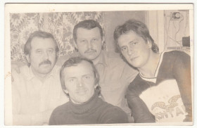 Листи, фото Письма, фото ^/--/^ Жизнь в СССР Мужская компания Мода ретро фото    (9 х 14) Р /--/ 9 ^_^^^ Життя в СРСР Чоловіча компанія Мода ретро фото (9 х 14) Р /--/ 9 - фото фото фото