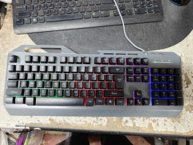 Клавіатури Клавиатуры ^/--/^ Игровая клавиатура с подсветкой RGB USB № 26240608/2 ^_^^^ Ігрова клавіатура з підсвічуванням RGB USB No 26240608/2 - фото фото фото