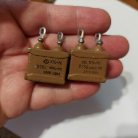 Конденсатори Конденсаторы ^/--/^ Конденсатор прецизионный 2950 пФ, 1%, 250 В. тип К /--/ 70-7 /--/ С! Новие. Мегаредкость! Лот 1 шт. ^_^^^ Конденсатор прецизійний 2950 пФ, 1%, 250 В. тип К /--/ 70-7 /--/ С! Нові. Мегаредкость! Лот 1 шт. - фото фото фото
