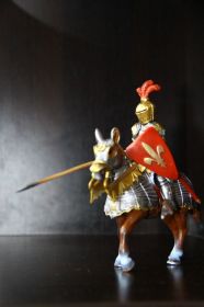 Фігурки, солдатики Фигурки, солдатики ^/--/^ рыцарь на коне с копьем SCHLEICH 90-100 /--/ мм ФРГ ^_^^^ Лицар на коні з списом SCHLEICH 90-100 мм ФРН - фото фото фото