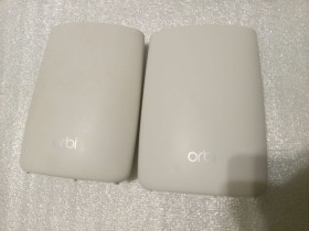 Маршрутизатори Маршрутизаторы ^/--/^ Додатковий роутер системи Netgear Orbi Satellite WiFi System RBS /--/ 50 ^_^^^ Дополнительный роутер системы Netgear Orbi Satellite WiFi System RBS /--/ 50 - фото фото фото