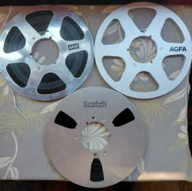 Музичні диски Музыкальные диски ^/--/^ Катушка с пленкой SCOTCH AGFA BASF Original 26.5 prof 368 бобина фирменная с клеймом! Набы фантастика ^_^^^ Оригінали Катушки з плівкою SCOTCH 26.5 розмір бобіни магнітофона - фото фото фото
