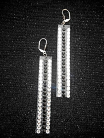 Сережки Серьги ^/--/^ Серьги кожаные 11.5 см-1.5 см, шикарные длинные черные серьги с белыми кристаллами, ручная работа ^_^^^ Сережки шкіряні 11.5 см-1.5 см, шикарні довгі чорні сережки з білими кристалами, ручна робота - фото фото фото