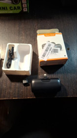 Зовнішні акумулятори (Power Bank) Внешние аккумуляторы (Power Bank) ^/--/^ омпактный мини-повербанк  (мини-аккумулятор) со встроенным разъемом Lightning ^_^^^ омпактний міні-повербанк (міні-акумулятор) з вбудованим роз'ємом Lightning - фото фото фото