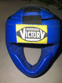 Захист Защита ^/--/^ Шлем боксерский Victory открытый с усиленной защитой макушки    (Синий, Размер М, Б/У) — С 1 грн! ^_^^^ Шолом боксерський Victory відкритий з посиленим захистом маківки (Синій, Розмір М, Б/У) - З 1 грн! - фото фото фото