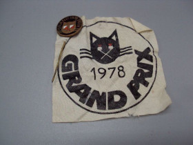 Пам'ятні і ювілейні Памятные и юбилейные ^/--/^ знак фрачник grand prix 1978 кот эмблема №15252 ^_^^^ знак фрачник grand prix 1978 кіт емблема No /--/ 15252 - фото фото фото