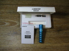 Ліхтарі, ліхтарики Фонари, фонарики ^/--/^ Фонарь Lumintop EDC /--/ 01 110 /--/ LM 37 /--/ M IPX /--/ 8 Цвет Голубой ^_^^^ Lumintop EDC /--/ 01 110 /--/ LM 37 /--/ M IPX /--/ 8 Колір Блакитний - фото фото фото