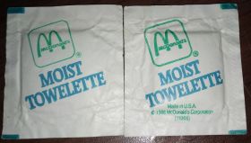 Інше Другое ^/--/^ Влажная салфетка McDonald's Made in USA 1986 год. 2 штуки в наличии. ^_^^^ Волога серветка McDonald's Made in USA 1986 2 штуки в наявності. - фото фото фото