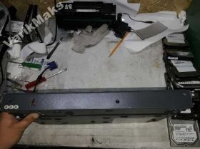 Маршрутизатори Маршрутизаторы ^/--/^ Маршрутизатор Cisco 2610 с модулем Cisco WIC-2 /--/ T ^_^^^ Маршрутизатор Cisco 2610 з модулем Cisco WIC-2 /--/ T - фото фото фото