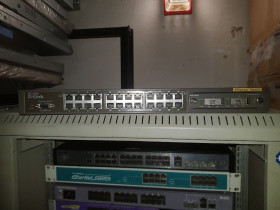 Комутатори, Світчі Коммутаторы, Свитчи ^/--/^ Коммутатор D-Link DES-3226 /--/ S 24 /--/ port № 221001 ^_^^^ Комутатор D-Link DES-3226 /--/ S 24 /--/ port No 221001 - фото фото фото