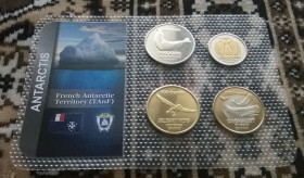 Австралія і Океанія Австралия и Океания ^/--/^ Набор ФРАНЦУЗСКИЕ АНТАРКТИЧЕСКИЕ ТЕРРИТОРИИ пластик ФРАНЦУЗЬКІ АНТАРКТИЧНІ ТЕРИТОРІЇ блистер запайка ^_^^^ Набор ФРАНЦУЗСКИЕ АНТАРКТИЧЕСКИЕ ТЕРРИТОРЫ пластик ФРАНЦУЗСКИЕ АНТАРКТИЧЕСКИЕ ТЕРРИТОРИИ БЛИСТР ЗАПАЙКА - фото фото фото