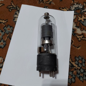Радіолампи Радиолампы ^/--/^ Радиолампа ГКЭ-100, 55 год. Редкость. В колекцию, макет, рекламу, иное. Смотрите фото/описание. ^_^^^ Радіолампа ГКЕ-100, 55 рік. Рідкісність. У колекцію, макет, рекламу, інше. Дивіться фото / опис. - фото фото фото