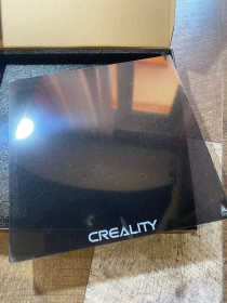 D-принтери D-принтеры ^/--/^ Скляна платформа Creality Carborundum Glass  (310 /--/ x /--/ 310 /--/ x /--/ 4 /--/ мм) для CR-10 / CR-10 /--/ S, Ender-3 Max ^_^^^ Стеклянная платформа Creality Carborundum Glass (310 /--/ x /--/ 310 /--/ x /--/ 4 /--/ мм) для CR-10/CR-10 /--/ S, Ender-3 Max - фото фото фото