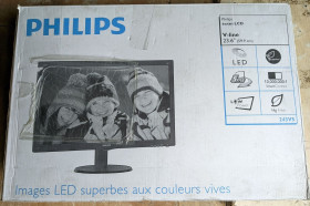 Philips Philips ^/--/^ Монитор 24&amp;quot; Philips 243 /--/ V /--/ 5 /--/ LSB на запчасти ^_^^^ Монітор 24&amp;quot; Philips 243 /--/ V /--/ 5 /--/ LSB на запчастини - фото фото фото