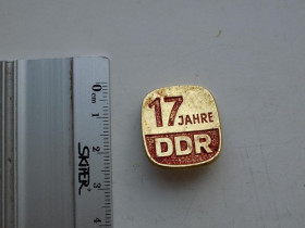 Інше Другое ^/--/^ Значок 17 Jahre DDR (легкий металл) ГДР ^_^^^ Значок 17 Jahre DDR (легкий метал) - фото фото фото