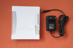 Маршрутизатори Маршрутизаторы ^/--/^ Wi-Fi Роутер Mikrotik hAP AC RB /--/ 962 /--/ UiGS-5 /--/ HacT /--/ 2 /--/ HnT AC /--/ 1750 - фото фото фото