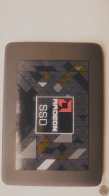 Твердотільні SSD-накопичувачі Твердотельные SSD-накопители ^/--/^ SSD AMD Radeon 240 ГБ гарний стан, гарантія ^_^^^ AMD Radeon 250 ГБ хорошее состояние, гарантия - фото фото фото