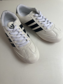 Інше Другое ^/--/^ Кросівки adidas  Розмір 37 стелька 23,5 /--/ см  Нові Made in KOREA Легкі і зручні ^_^^^ Кроссовки adidas Размер 37 потолка 23,5 /--/ см Новые Made in KOREA Легкие и удобные - фото фото фото