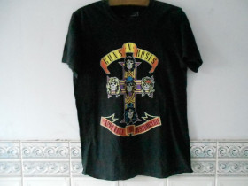 Футболки, майки Футболки, майки ^/--/^ Футболка &amp;quot;Guns N&amp;apos; Roses&amp;quot;  (100% cotton, M) б/у ^_^^^ Футболка &amp;quot;Guns N&amp;apos; Roses&amp;quot; (100% cotton, M) б/у - фото фото фото