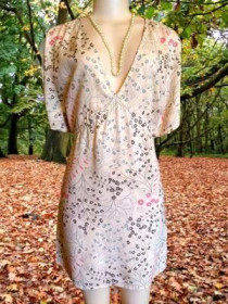 Сукні Платья ^/--/^ S-M Бежевое платье Vila Clothes, вискоза 100%, туника с нежным рисунком ^_^^^ Біжева міні сукня з віскози, туніка Vila Clothes, з ніжним малюнком Пог-50 см. - фото фото фото