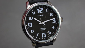 Наручні годинники Наручные часы ^/--/^ Годинник TIMEX Indiglo Analog Quartz Корпус из нержавеющей стали черный CR /--/ 2016 WR 50 /--/ м. Вживане ^_^^^ TIMEX Indiglo Analog Quartz Корпус з нержавіючої сталі чорний CR /--/ 2016 WR 50 /--/ м. - фото фото фото