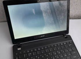 Acer Acer ^/--/^ Нетбук Acer Aspire One 725 несправна матриця ^_^^^ Нетбук Acer Aspire One 725 неисправная матрица - фото фото фото