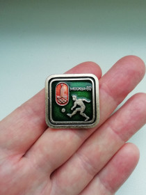 Пам'ятні і ювілейні Памятные и юбилейные ^/--/^ Значок Москва-80 Футбол - фото фото фото