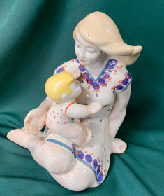 Статуетки, Скульптури, Фігурки, Фарфор Статуэтки, Скульптуры, Фигурки, Фарфор ^/--/^ СРСР. Полонне.  «Материнство» ^_^^^ СРСР. Полонне. «Материнство» - фото фото фото