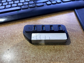 Концентратори, хаби Концентраторы, хабы ^/--/^ USB-хаб № 240504201 ^_^^^ USB-хаб No 240504201 - фото фото фото