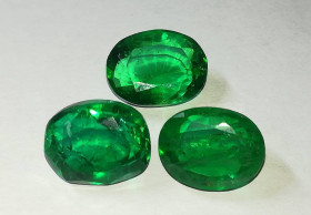 Смарагд Изумруд ^/--/^ Лабораторный изумруд , набор 3 шт 25.9 cts ^_^^^ Лабораторний смарагд, набір 3 шт 25.9 cts - фото фото фото