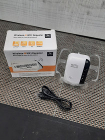 Маршрутизатори Маршрутизаторы ^/--/^ 04 підсилювач сигналу wi-fi wi-fi репітер ^_^^^ 04 Усилитель сигнала wi-fi wi-fi репитер - фото фото фото
