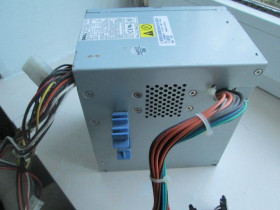 Блоки живлення Блоки питания ^/--/^ Блок живлення DELL   model  L /--/ 305 /--/ P-00      305 /--/ W    робочий ^_^^^ Блок питания DELL model L /--/ 305 /--/ P-00 305 /--/ W рабочий - фото фото фото