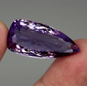 Аметист Аметист ^/--/^ Натуральный аметист    38.51 Ct.  32 /--/ x /--/ 15 /--/ mm ^_^^^ Натуральний аметист 38.51 Ct. 32 /--/ x /--/ 15 /--/ mm - фото фото фото