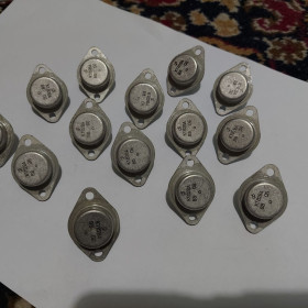 Транзистори Транзисторы ^/--/^ Транзистори КТ /--/ 828 /--/ А, новые, одна партия! Лот 1 шт! 800 В, 5 А, 50 Вт. Смотрите фото/описание. ^_^^^ Транзисторі КТ /--/ 828 /--/ А, нові, одна партія! Лот 1 шт. 800 В, 5 А, 50 Вт. Дивіться фото / опис. - фото фото фото