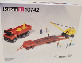 H H ^/--/^ КІТ Набір для збирання. Вантажівка з трейлером та краном 1:87. Kibri 10742 ^_^^^ КИТ набор для сбора. Грузовик с трейлером и краном 1:87. Kibri 10742 - фото фото фото