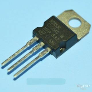 Транзистори Транзисторы ^/--/^ Транзистор BDX /--/ 53 /--/ C дата код 1108 производитель ST, корпус TO /--/ 220, аналог советского КТ /--/ 829 /--/ А Darlington NPN 8 /--/ A 100 /--/ V ^_^^^ Транзистор BDX /--/ 53 /--/ C дата код 1108 виробник ST, корпус TO /--/ 220, аналог радянського КТ /--/ 829 /--/ А Darlington NPN 8 /--/ A 100 /--/ V - фото фото фото