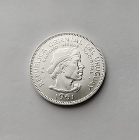 Уругвай Уругвай ^/--/^ 10 ПЕСО УРУГВАЙ 1961 состояние UNC серебро РЕДКАЯ!!! ^_^^^ 10 ПЕСО УРУГВАЙ 1961 стан UNC срібло Рідка!!! - фото фото фото