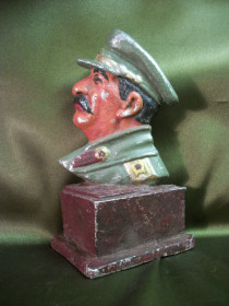Статуетки, Скульптури, Фігурки, Фарфор Статуэтки, Скульптуры, Фигурки, Фарфор ^/--/^ 5.299 Бюст Сталин, раскрашенный алюминий. Высота 15 см, вес 377 гр ^_^^^ 5.299 Бюст Сталін, розфарбований алюміній. Висота 15 см, вага 377 гр - фото фото фото