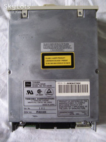 Приводи Приводы ^/--/^ Toshiba XM-3401 /--/ B 2 /--/ x CD-ROM SCSI 50-pin рідкісний, безкареточний   (caddy), 1994 /--/ рік ^_^^^ Toshiba XM-3401 /--/ B 2 /--/ x CD-ROM SCSI 50-pin редкий, безкареточный (caddy), 1994 год - фото фото фото