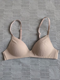 Бюстгальтери Бюстгальтеры ^/--/^ Бюстгальтер безшовний Calvin Klein Underwear. Бежевий. 75 /--/ А - фото фото фото