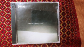Музичні диски Музыкальные диски ^/--/^ CD аудио Nine Inch Nails: Ghosts I-IV ^_^^^ CD аудіо Nine Inch Nails: Ghosts I-IV - фото фото фото