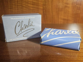 Вінтажна косметика і парфюмерия Винтажная косметика и парфюмерия ^/--/^ Charlie Revlon 110 /--/ g Парфумоване мило ^_^^^ Charlie Revlon 110 /--/ g Парфумованное мыло - фото фото фото