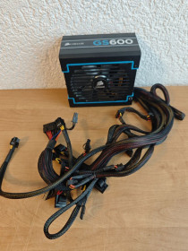 Блоки живлення Блоки питания ^/--/^ Блок живлення Corsair 600 /--/ W ^_^^^ Блок питания Corsair 600 /--/ W - фото фото фото