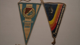 Вимпели, кубки Вымпелы, кубки ^/--/^ Вымпел Динамо Кмев,чемпилн 1980,2 шт ^_^^^ Вимпел Динамо Кмєв,чемпілн 1980,2 шт - фото фото фото