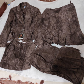 Костюми Костюмы ^/--/^ Костюм  женский   # Qia Phi #  SIZE: 44  новый ^_^^^ Костюм жіночий # Qia Phi # SIZE: 44 новий - фото фото фото