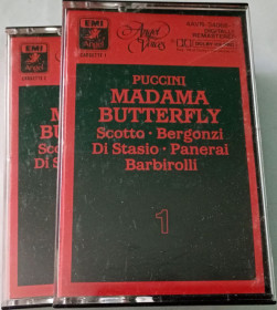 Касети Кассеты ^/--/^ PUCCINI- Renata Scotto • Carlo Bergonzi • Anna Di Stasio • Rolando Panerai, Orchestra E Coro Del Teatro Dell&amp;apos;Opera Di Roma, Sir John Barbirolli – Madama Butterfly. 2 x Cassette US ^_^^^ PUCCINI-Renata Scotto • Carlo Bergonzi • Anna Di Stasio • Rolando Panerai, Orchestra E Coro Del Teatro Dell&amp;apos;Opera Di Roma, Sir John Barbirolli — Madama Butterfly. 2 x Cassette US - фото фото фото